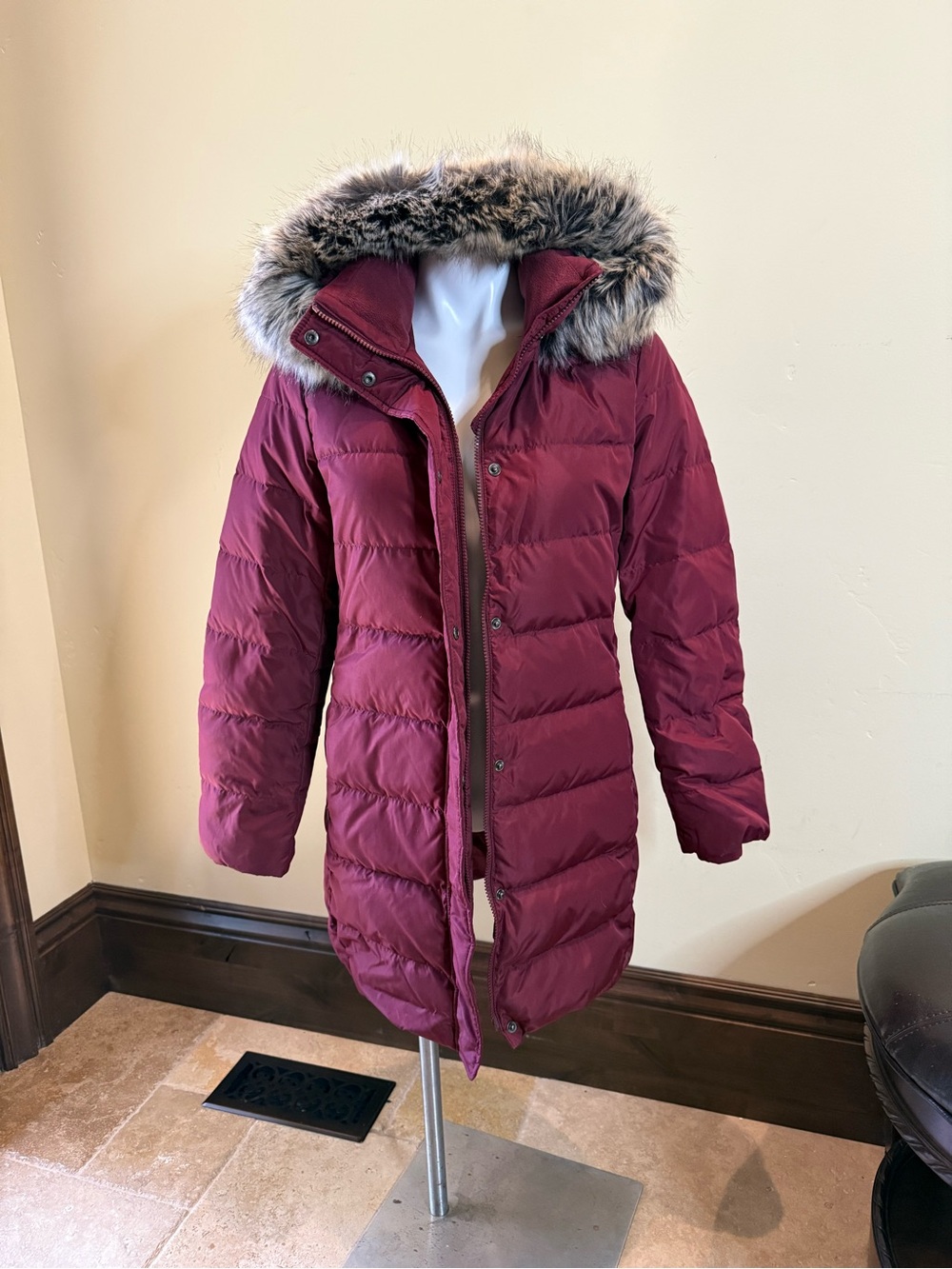 Lands' End Deep Wine Red Puffer Jacket with faux fur hood. - Picture 1 of 10